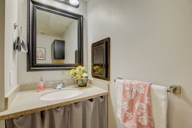18_web_or_mls_Solon_Rd_018